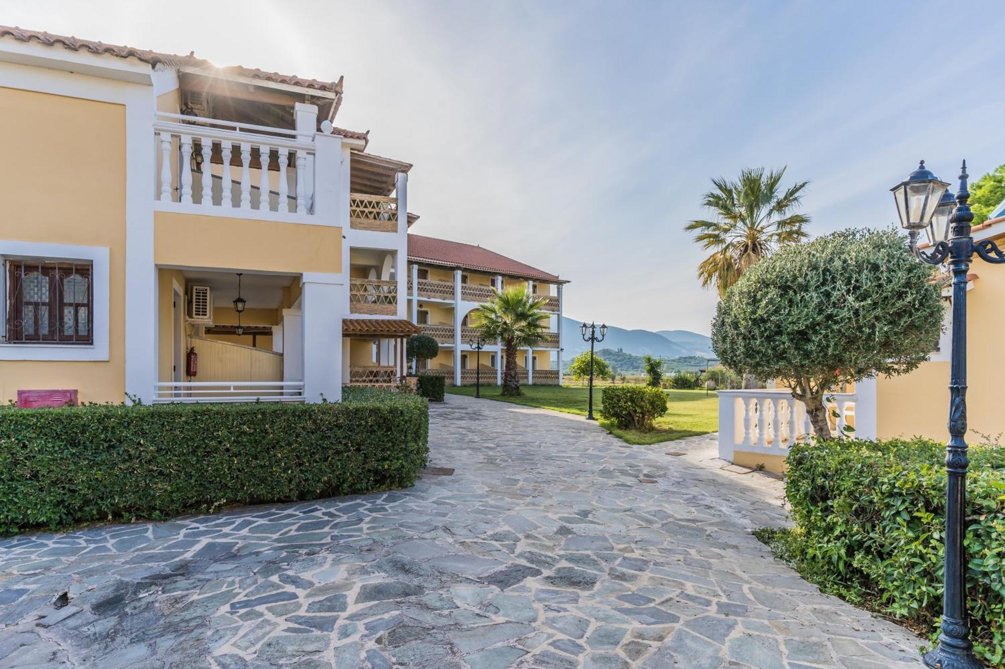 Elpida Hotel Alykanas  Exterior photo