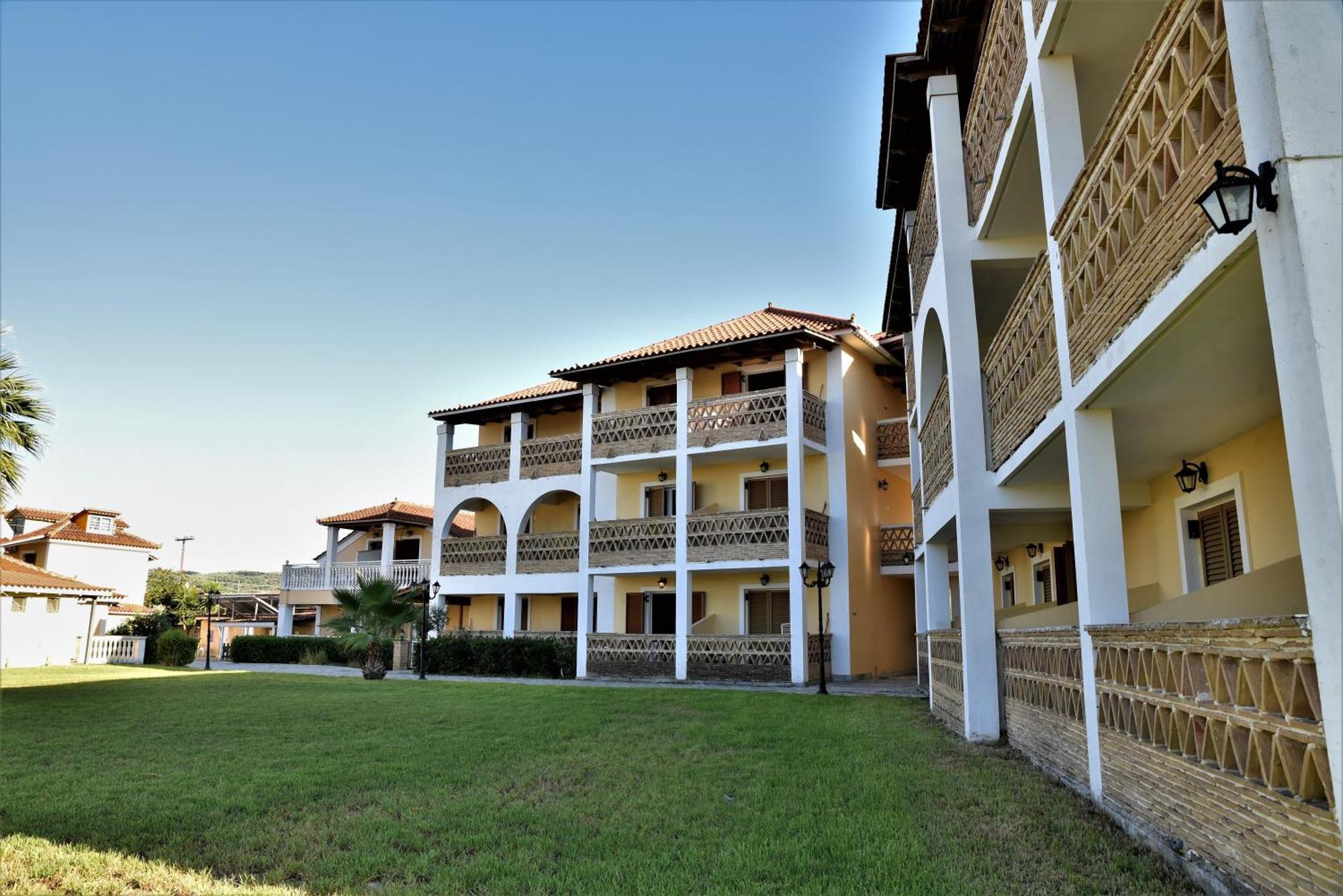 Elpida Hotel Alykanas  Exterior photo