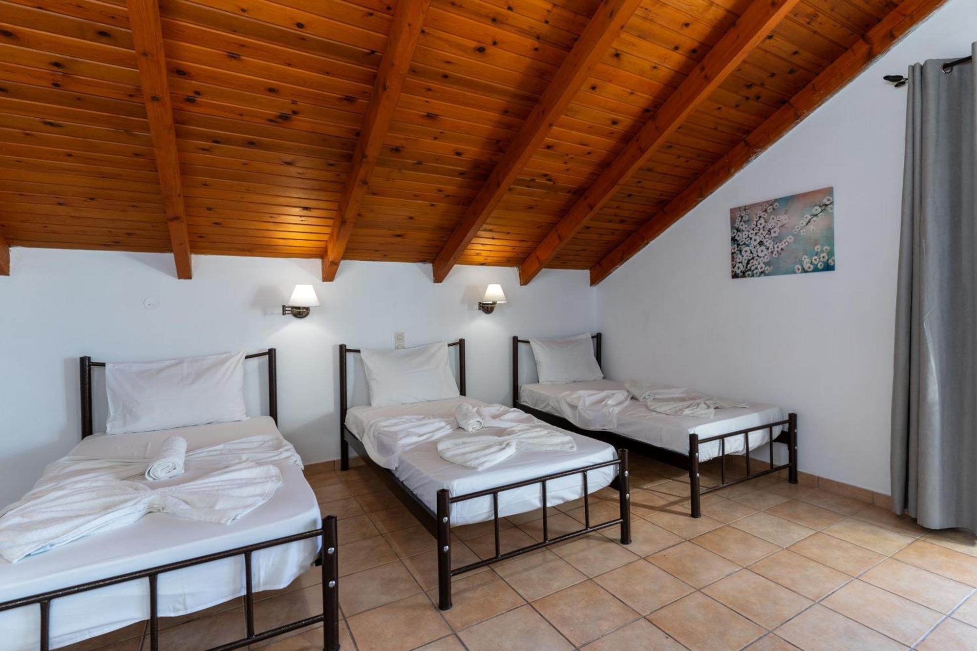 Elpida Hotel Alykanas  Exterior photo